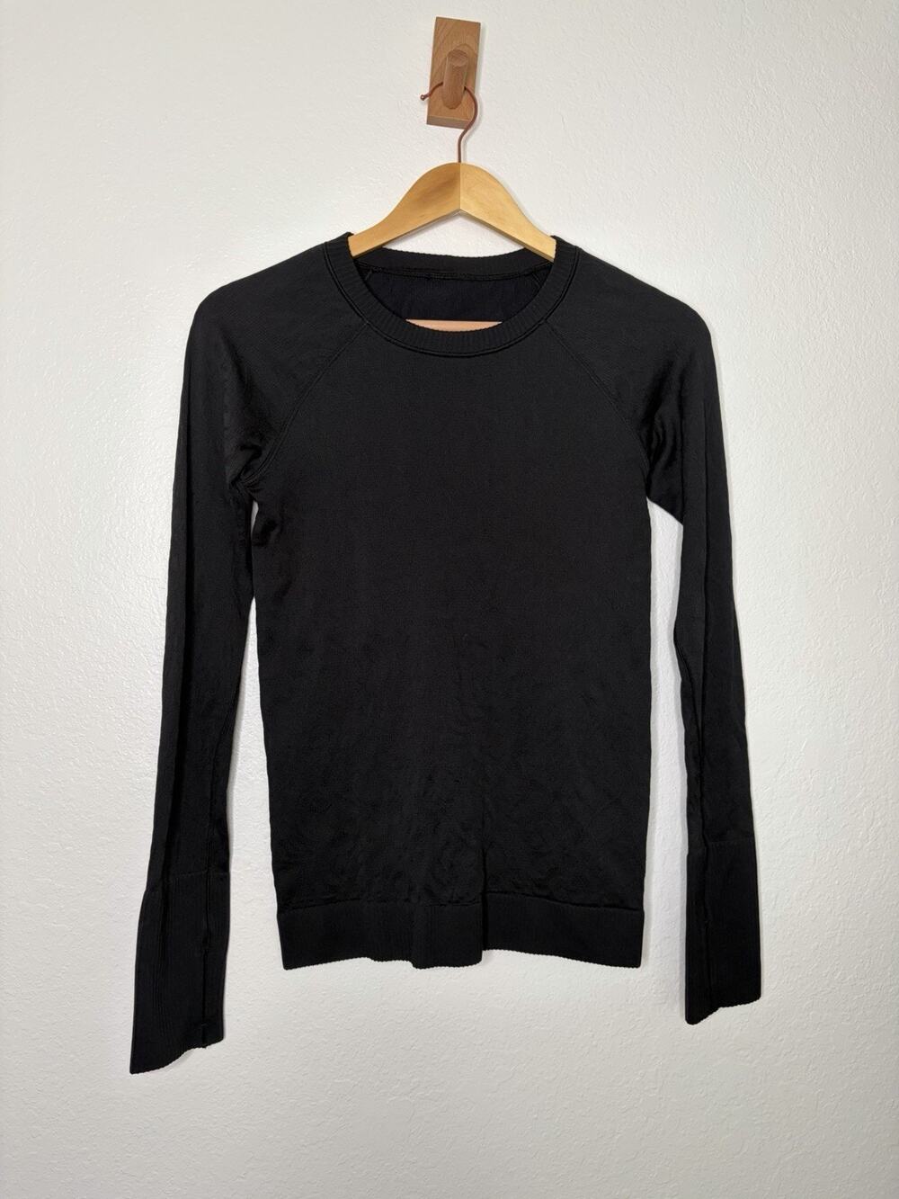 Lululemon Rest Less Pullover in Black Size 6 Athletic Workout Running